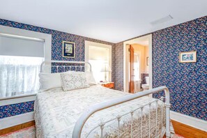 1 bedroom, iron/ironing board, travel crib, free WiFi