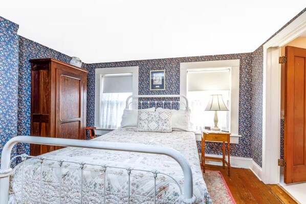 1 bedroom, iron/ironing board, travel crib, free WiFi