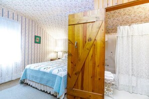 1 bedroom, iron/ironing board, travel crib, free WiFi