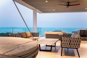 Interior - Villa Hotel California - Seaview Mansion (Surat Thani)