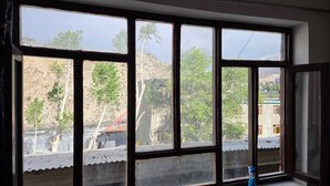 Basic Triple Room | Meja, Wi-fi percuma 