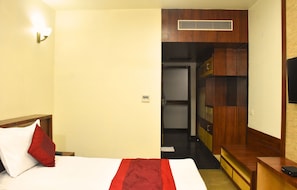 Deluxe Room | Desk, free WiFi - Aadrika Residency (Varanasi)