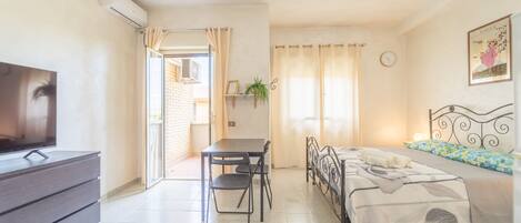 1 sovrum, strykjärn/strykbräda, wi-fi och sängkläder