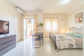 1 bedroom, iron/ironing board, WiFi, bed sheets - Anagnina residence, 400m from Metro A (Roma)