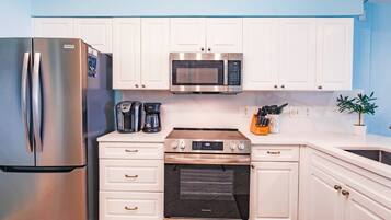 Fridge, microwave, dishwasher, coffee/tea maker