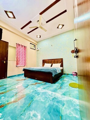 Free WiFi - RAGHAV DHAM (Vrindavan)