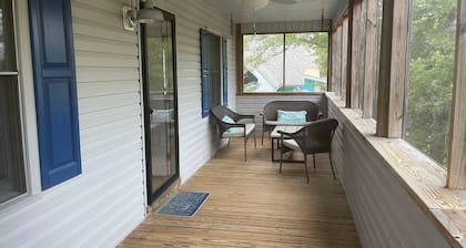 Oak Island 4BR Retreat