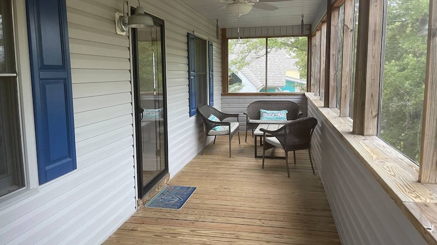 Oak Island 4BR Retreat