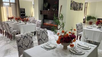 Gratis komplett frukost varje dag