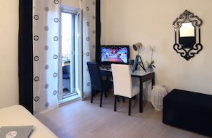 Comfort Double Room, Terrace, City View