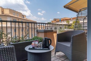 Comfort Double with Terrace, City View | Terrace/patio - Domus Adriani (Rome)