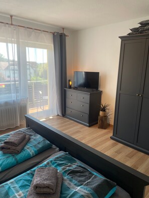1 quarto, Wi-Fi de cortesia, roupa de cama
