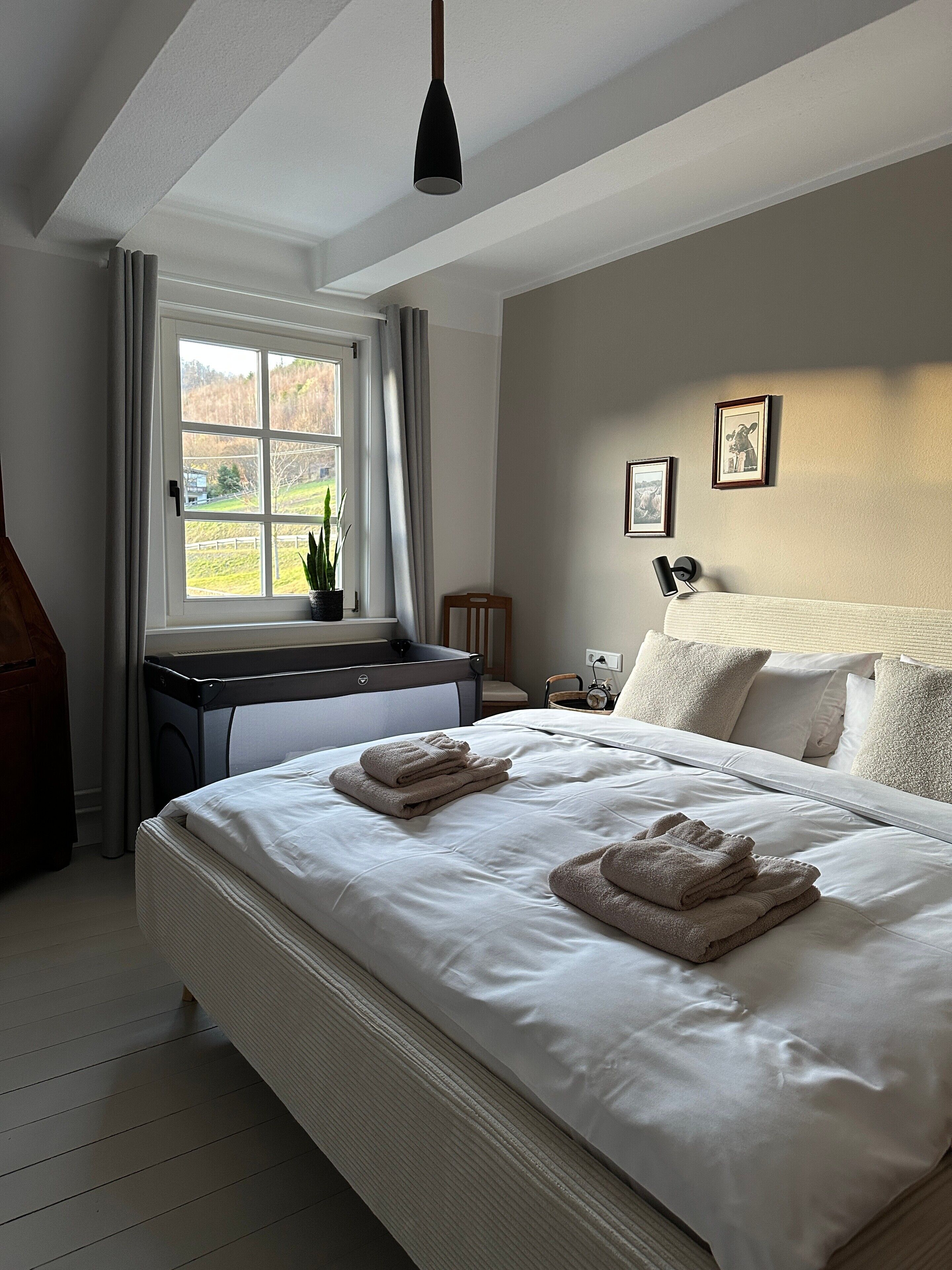 5 chambres, fer et planche à repasser, Wi-Fi gratuit, draps fournis