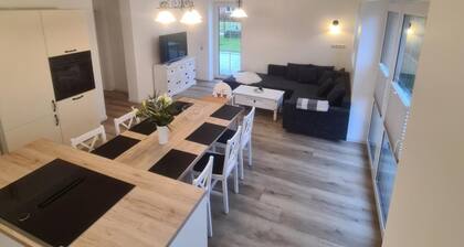 Ferienhaus 'Emily' mit Seeblick, privater Terrasse und Wi-Fi