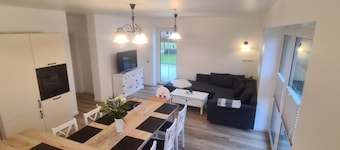 Holiday Home 'Emily' with Lake View, Private Terrace and Wi-Fi
