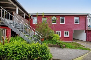Exterior - Apartment 'Freiraum' with Shared Terrace, Shared Garden and Wi-Fi (Flensburg)