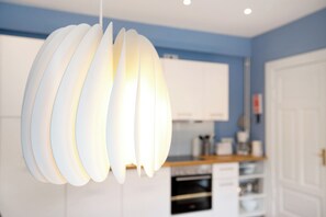 Fridge, microwave, oven, stovetop - Apartment 'Freiraum' with Shared Terrace, Shared Garden and Wi-Fi (Flensburg)