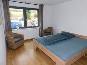 3 bedrooms, free WiFi, bed sheets - Apartment '4' with Shared Terrace, Shared Garden and Wi-Fi (Gerstungen)
