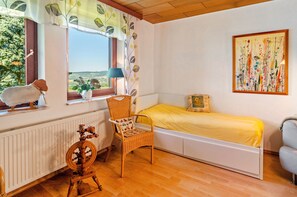 1 chambre, fer et planche à repasser, draps fournis