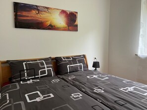1 bedroom, free WiFi, bed sheets