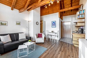 テレビ、卓球台