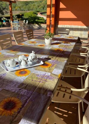 Outdoor dining