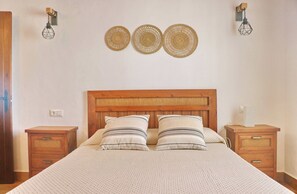 3 chambres, fer et planche à repasser, draps fournis