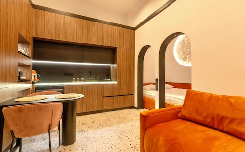 JAIS Home-Moon Apartment-Old Town/ Muzeului Square