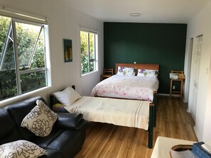 Iron/ironing board, free WiFi, bed sheets