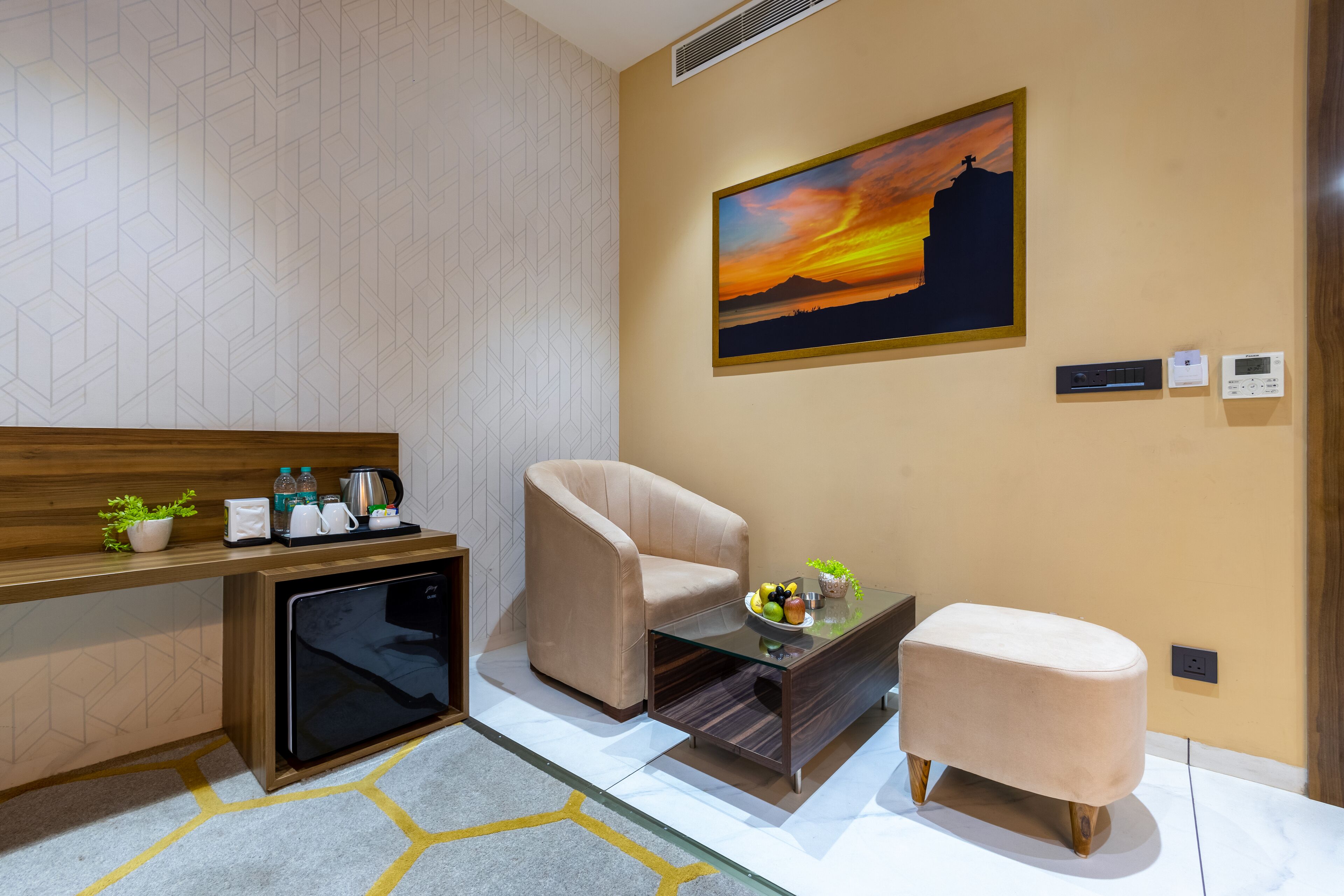 Photo - The SM Hotel By RMR Hotels