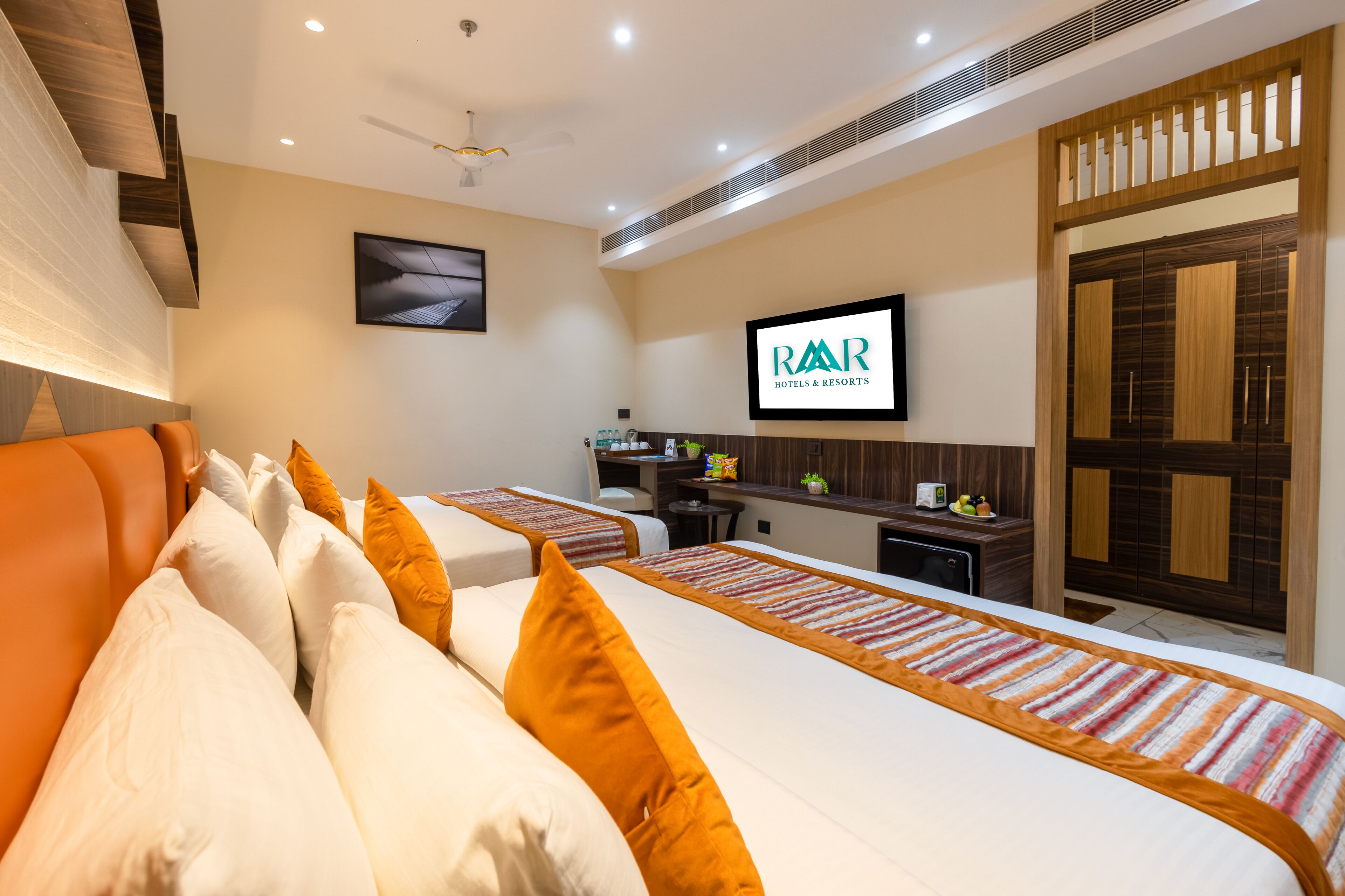 Photo - The SM Hotel By RMR Hotels