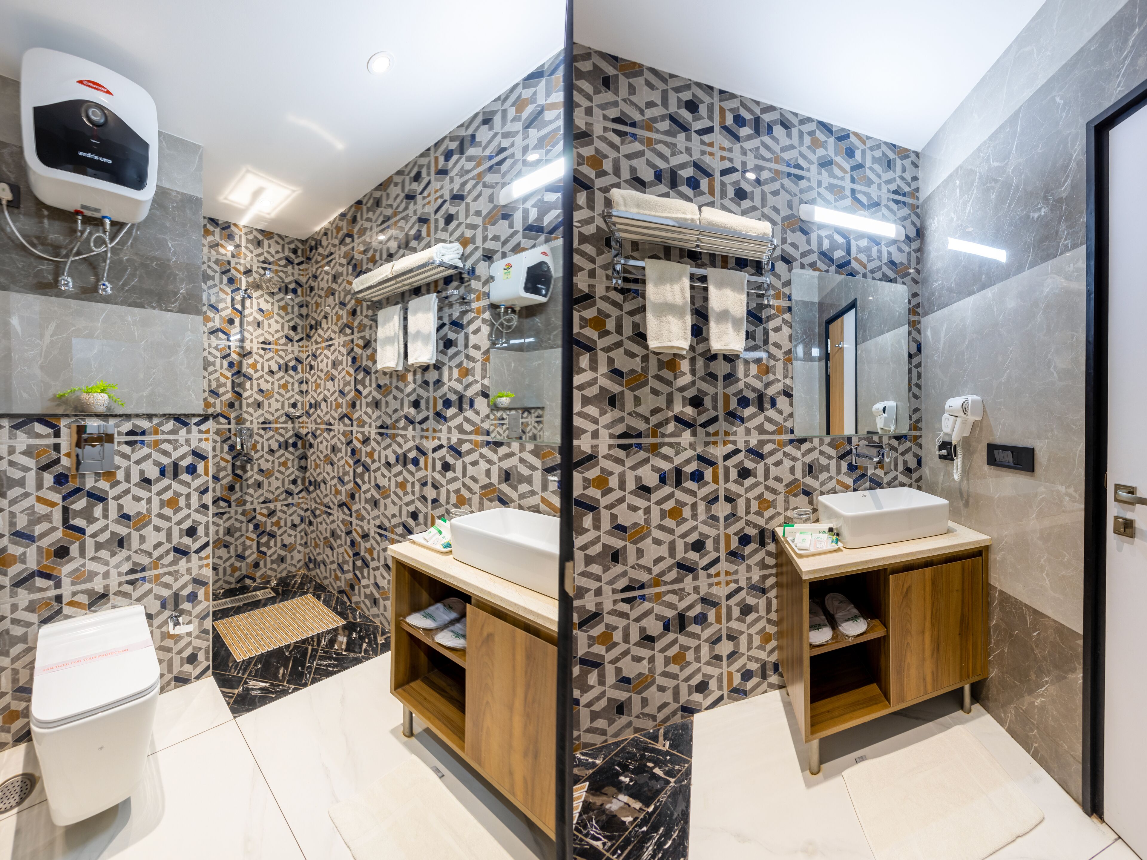 Photo - The SM Hotel By RMR Hotels