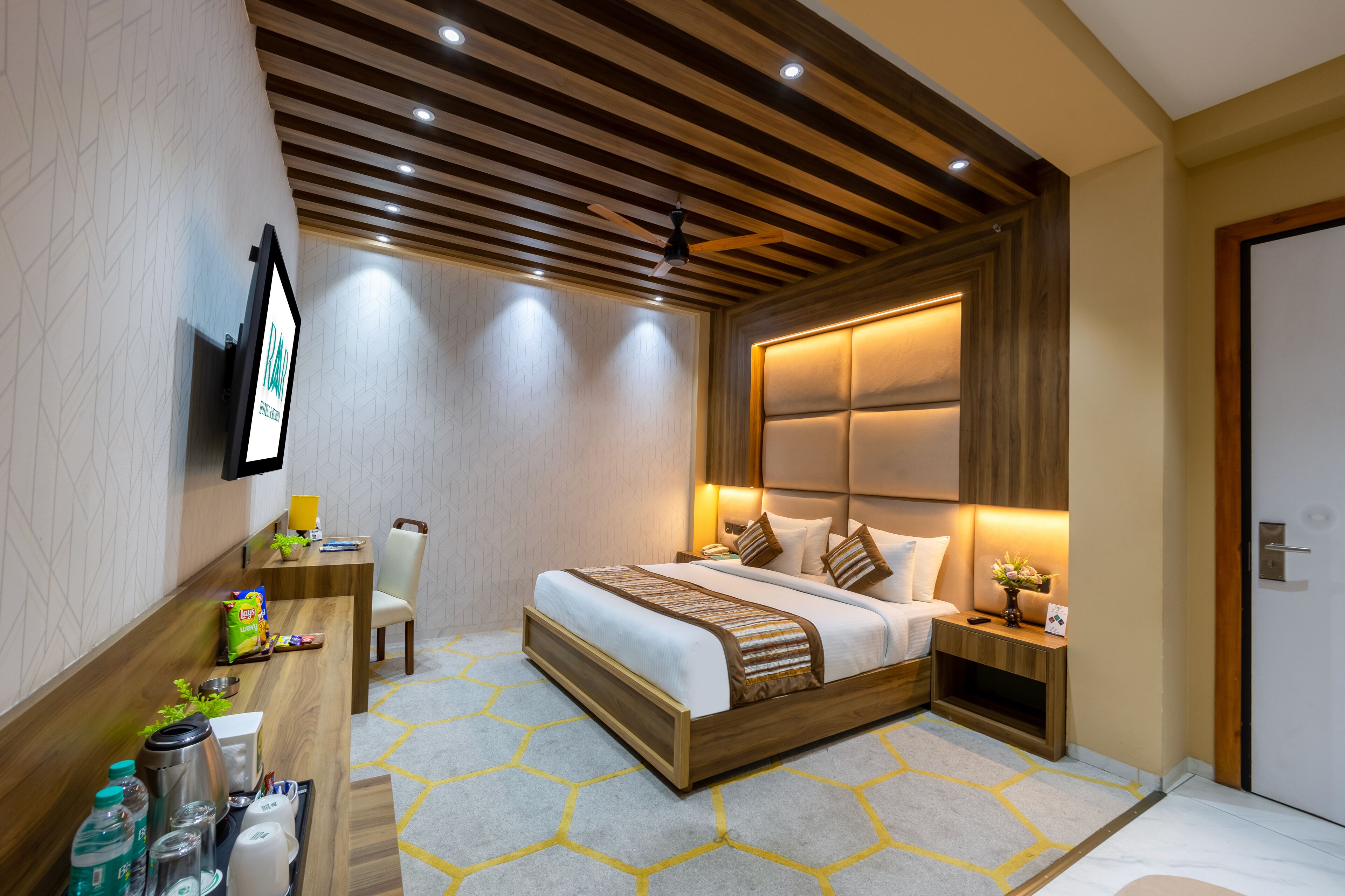 Photo - The SM Hotel By RMR Hotels