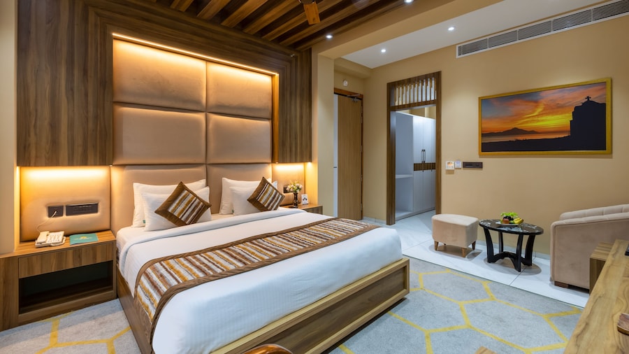 The SM Hotel By RMR Hotels