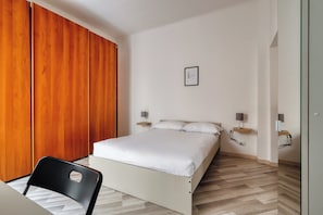 2 habitaciones, tabla de planchar con plancha y wifi gratis 