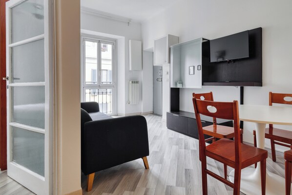 Standard Apartment | Living area - JOIVY Stylish Flat close to Centre (Milan)