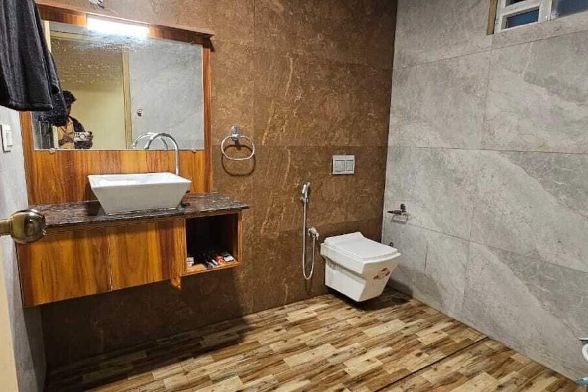Caja fuerte, escritorio, espacio para trabajar con un portátil