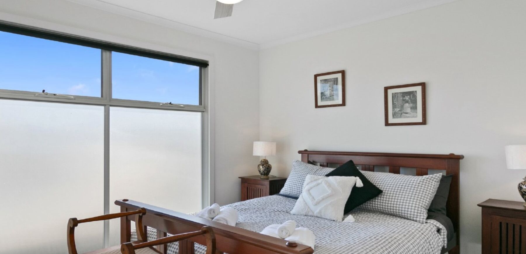 4 bedrooms, iron/ironing board, Internet, bed sheets