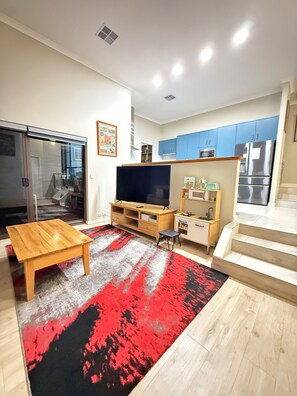 Interior - 22 Secluded Sanctuary 3BDR 2BA (Daglish)