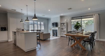 35 Hamptons Luxury Escape Family Home Sleeps9