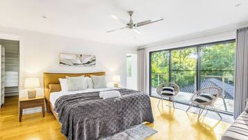 7 bedrooms, iron/ironing board, WiFi, bed sheets