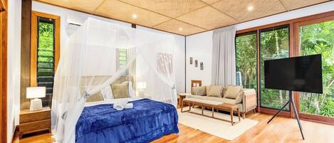 7 bedrooms, iron/ironing board, WiFi, bed sheets