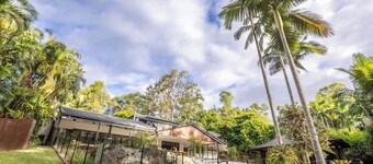 Pool, Tennis & Cinema! 7Beds Bali-Inspired Retreat