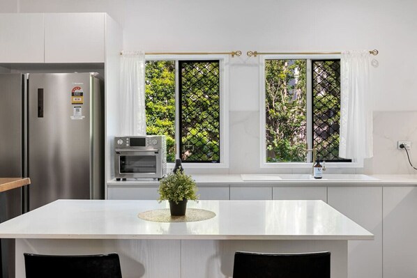 Fridge, microwave, oven, stovetop