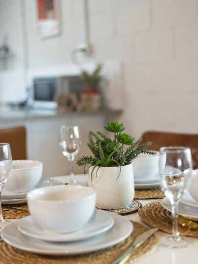 Small Groups & Families! Stylish 3Beds near mall