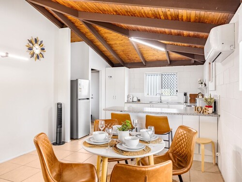 Small Groups & Families! Stylish 3Beds near mall