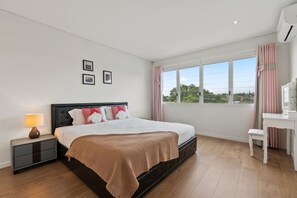 5 chambres, bureau, fer et planche à repasser, Wi-Fi