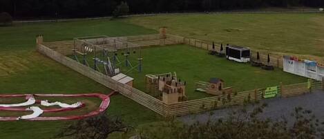 Ropes course (team building)