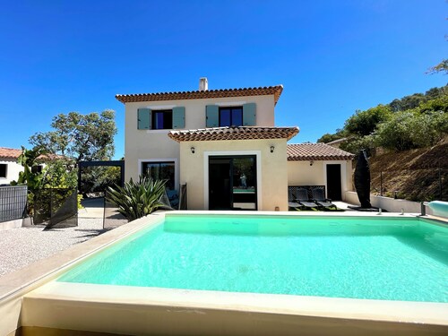 Charming 3-star villa of 110m2 with swimming pool 20' from the sea in a quiet location