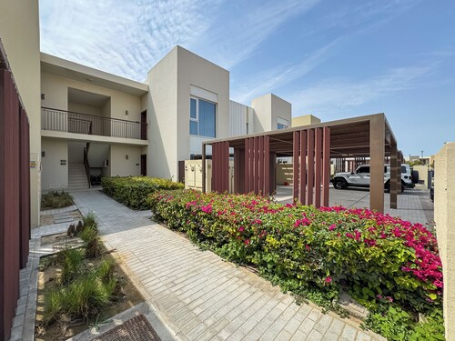 Bright & Airy 2BR | Family-Friendly w/ Pool & Gym